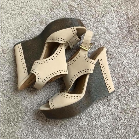 Tan/Beige Wedges - Picture 3 of 4